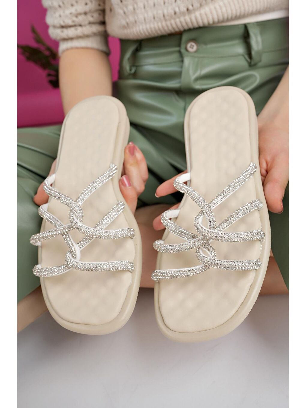 Bej EMMA Kadın Günlük Ortopedik Taşlı Şık Tarz ve Rahat Terlik