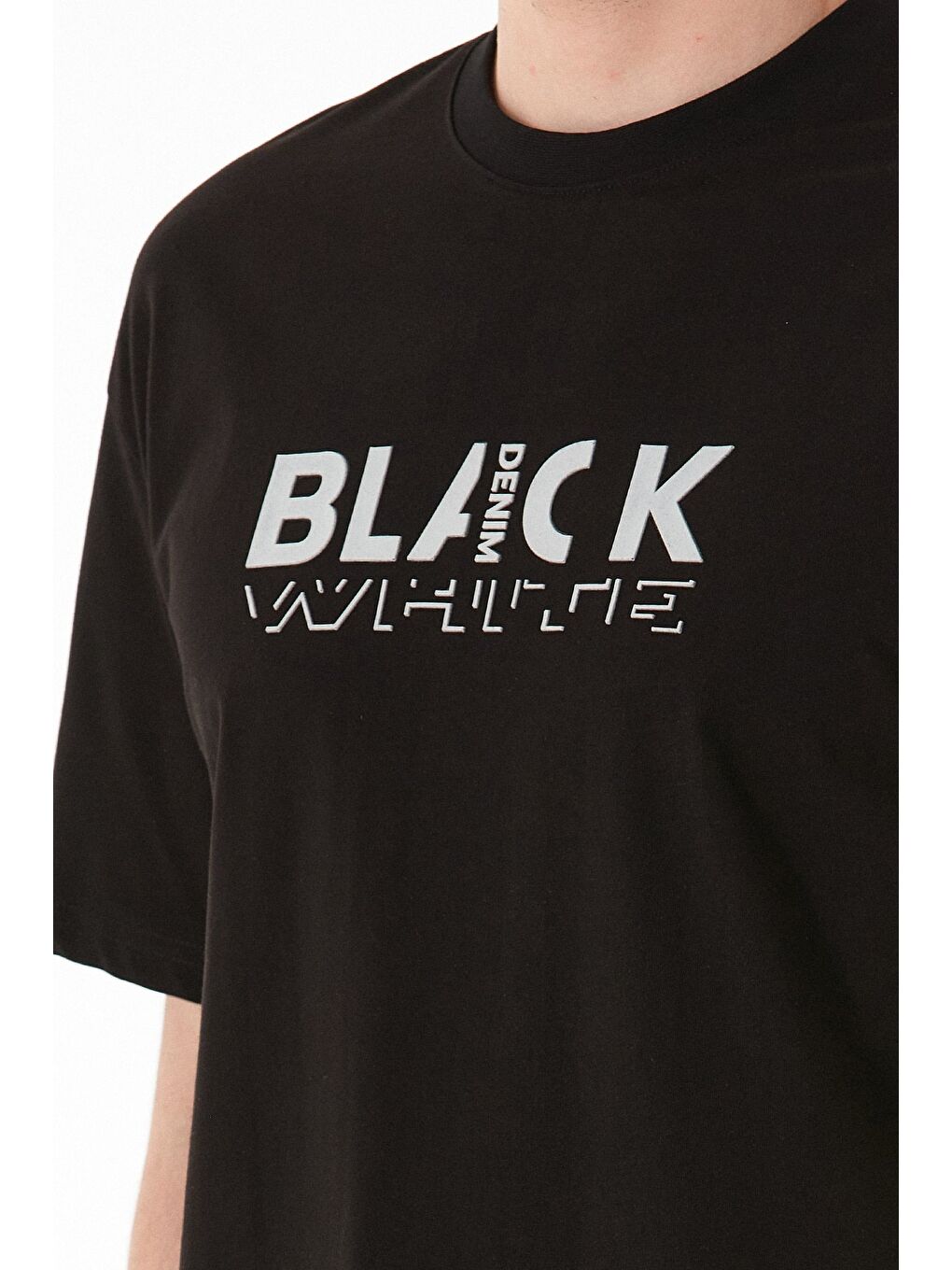 Siyah Black Kabartma Baskılı Tişört-4