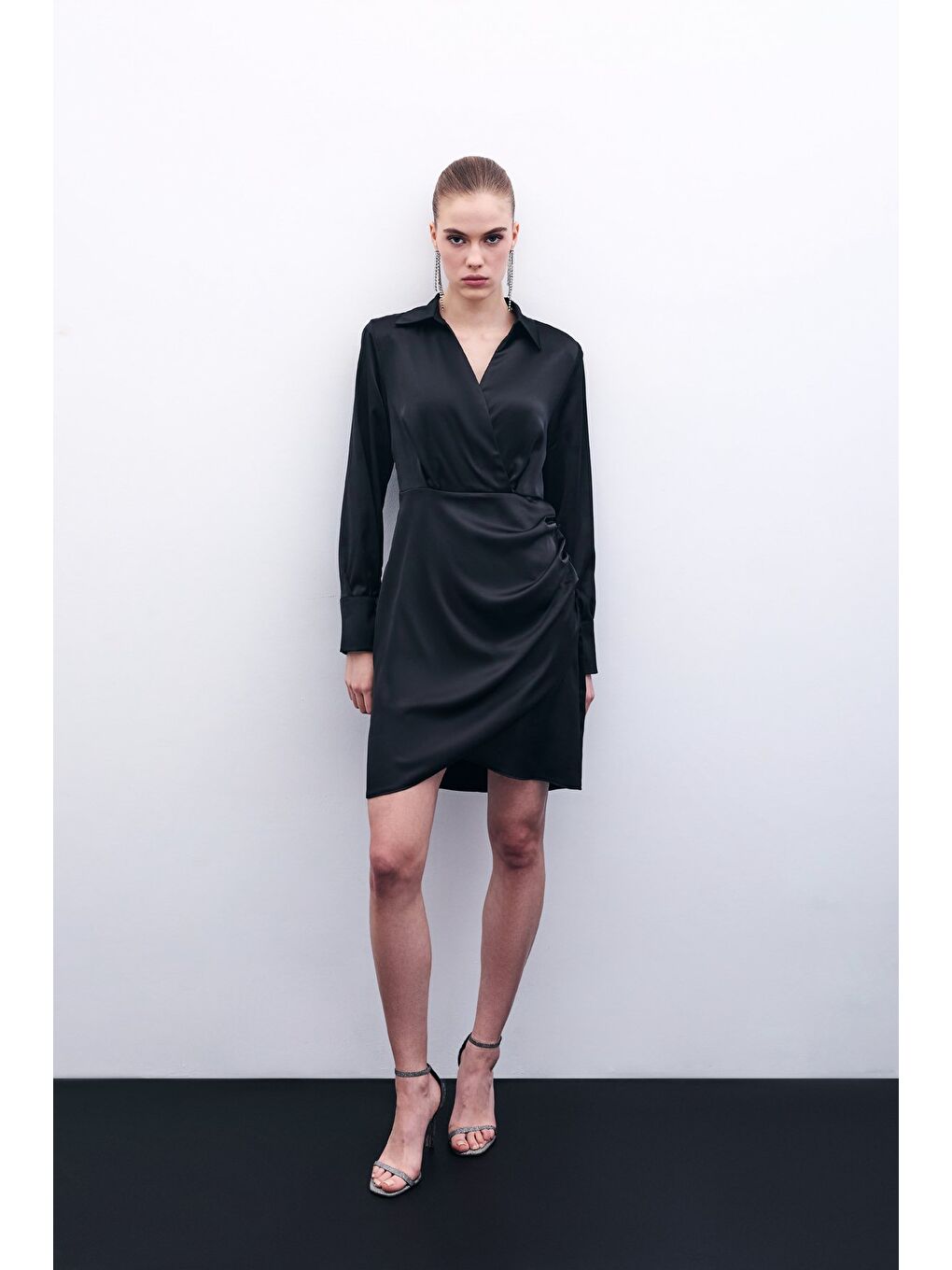 Kruvaze Saten Elbise - Siyah-2