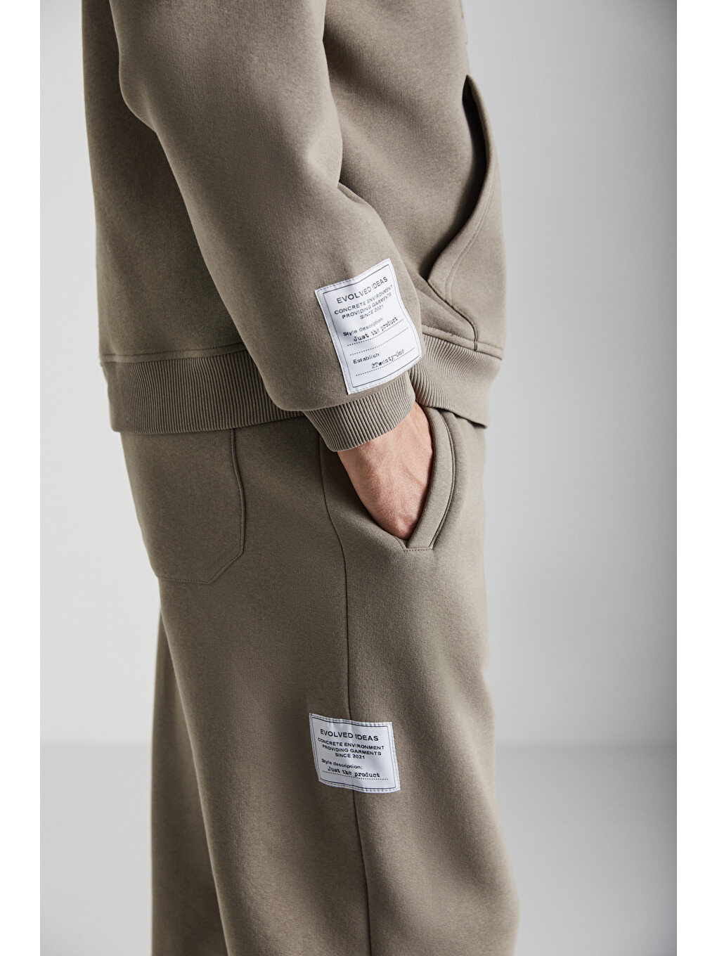 Bej Ashbourne Erkek Oversize Fit Kanguru Cepli Lastikli Paça Kol Etiket Detaylı Vizon Eşofman Takımı-5
