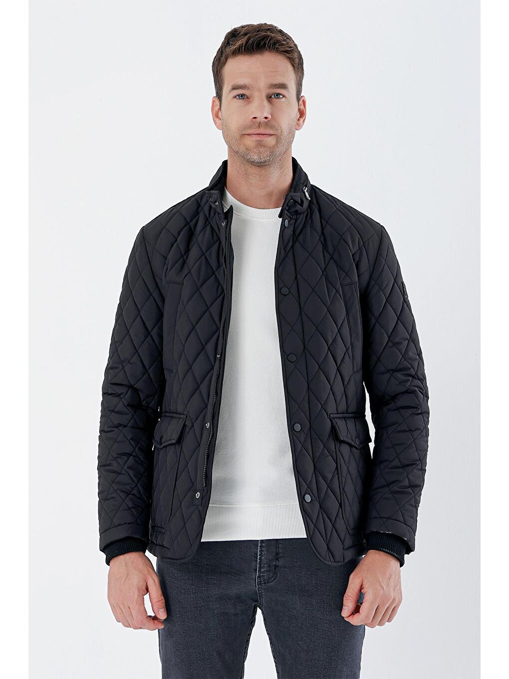 Siyah Kapitone Dik Yaka Astarlı Büyük Beden Comfort Fit Rahat Kesim Casual Mont 1007235265