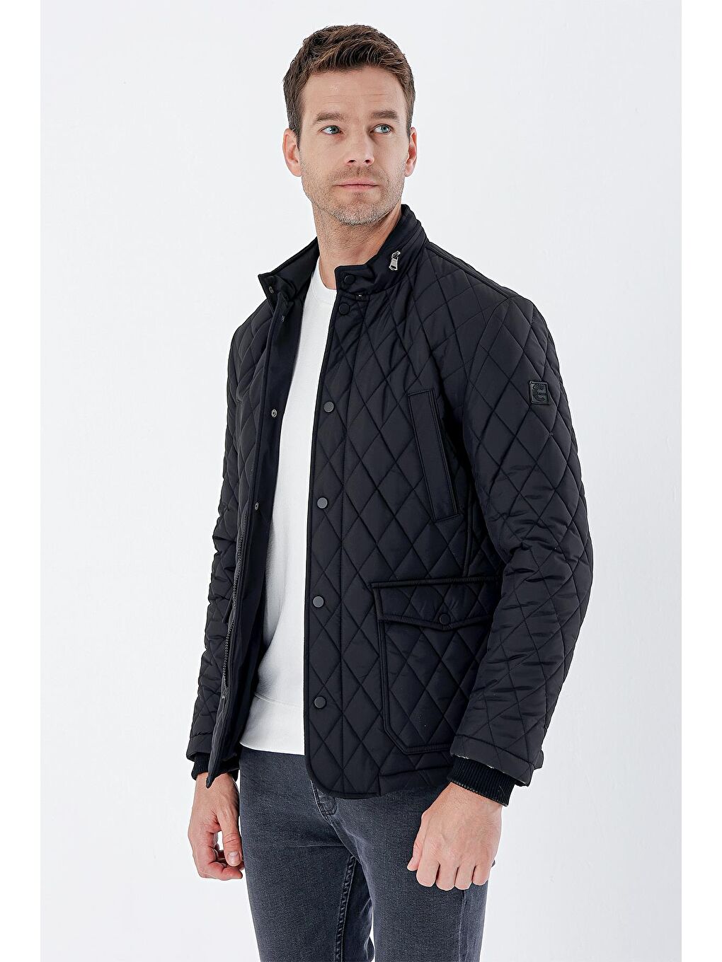 Siyah Kapitone Dik Yaka Astarlı Büyük Beden Comfort Fit Rahat Kesim Casual Mont 1007235265-1