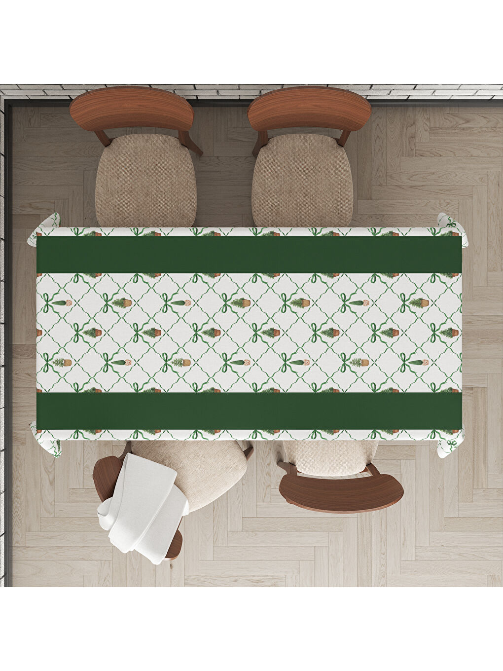 Karışık Yılbaşı Temalı Çam Ağaç Desenli Dijital Baskılı Masa Örtüsü-1