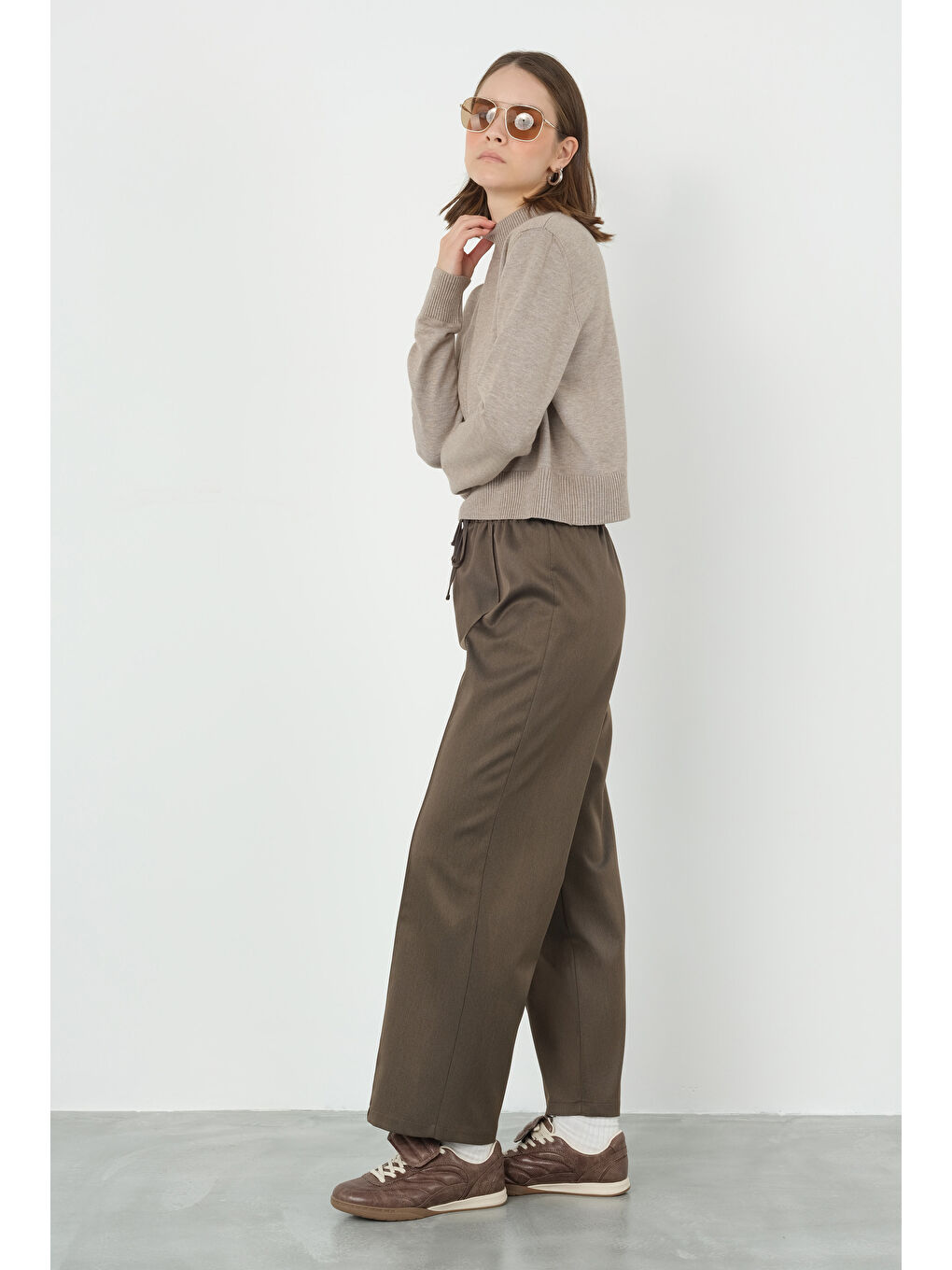 Kahverengi Önü Dikiş Detaylı Pantolon Ceviz Kabuğu-3