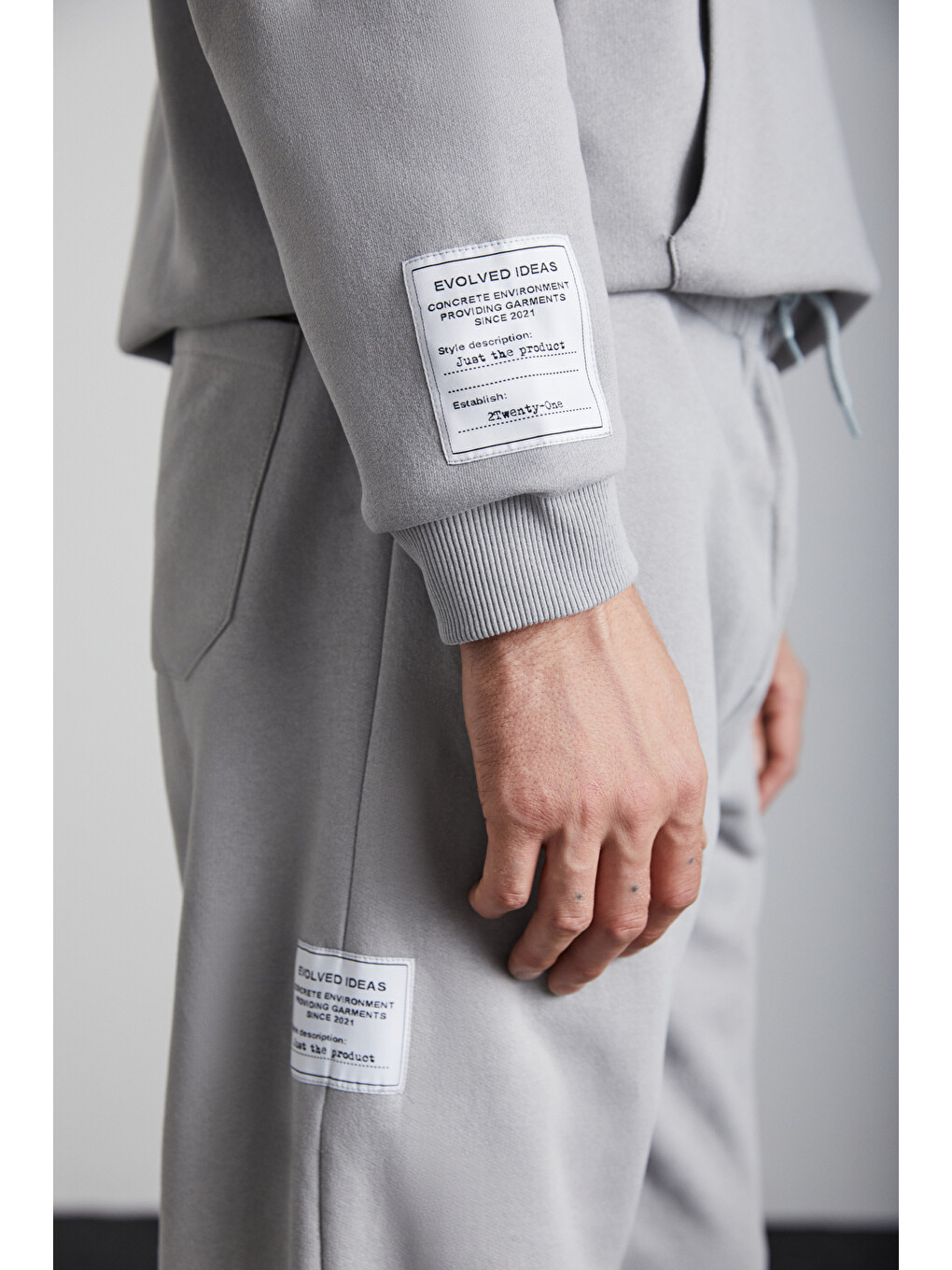 Ashbourne Erkek Oversize Fit Kanguru Cepli Lastikli Paça Kol Etiket Detaylı Gri Eşofman Takımı-5