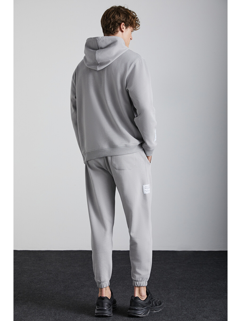 Ashbourne Erkek Oversize Fit Kanguru Cepli Lastikli Paça Kol Etiket Detaylı Gri Eşofman Takımı-6