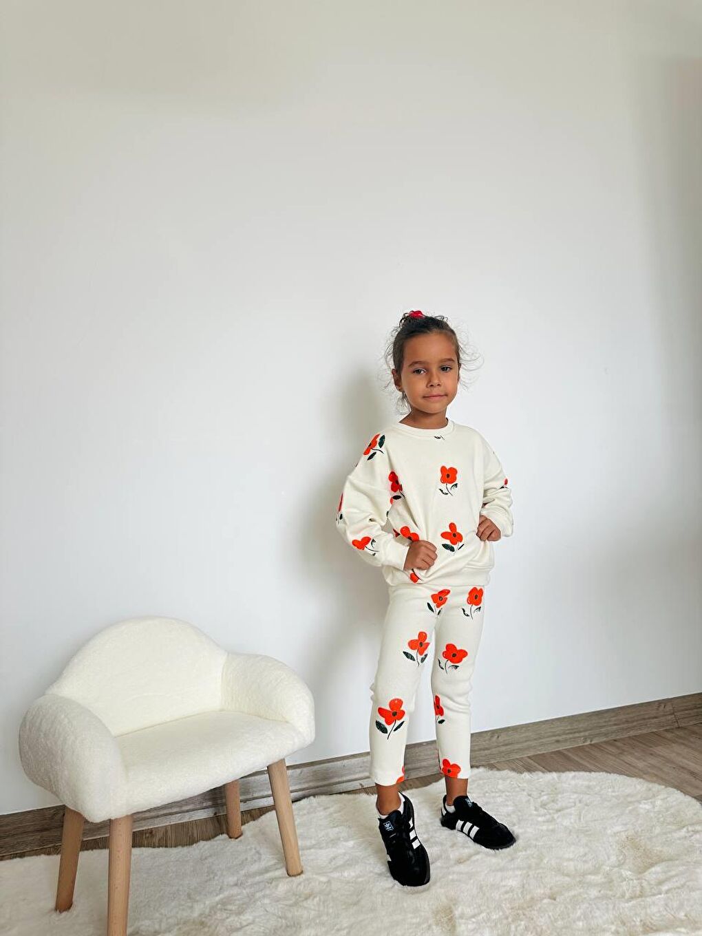 Kız Çocuk Pamuklu Ekru Kırmızı Çiçek Desenli Sweatshirt Ve Tayt Takım-2