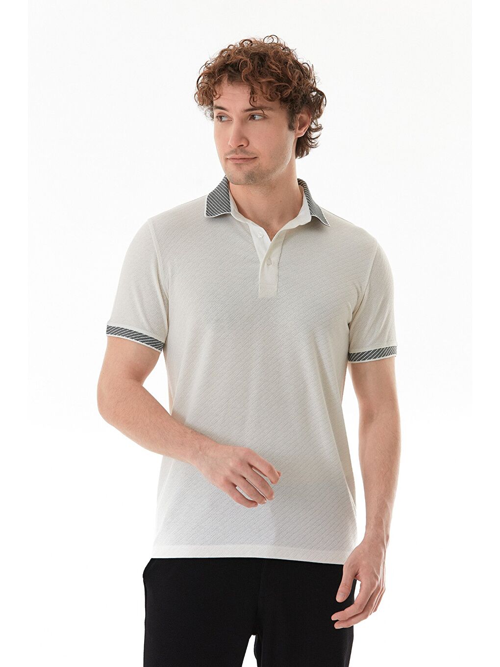 Ekru Düz Slim Fit Polo Yaka Tişört