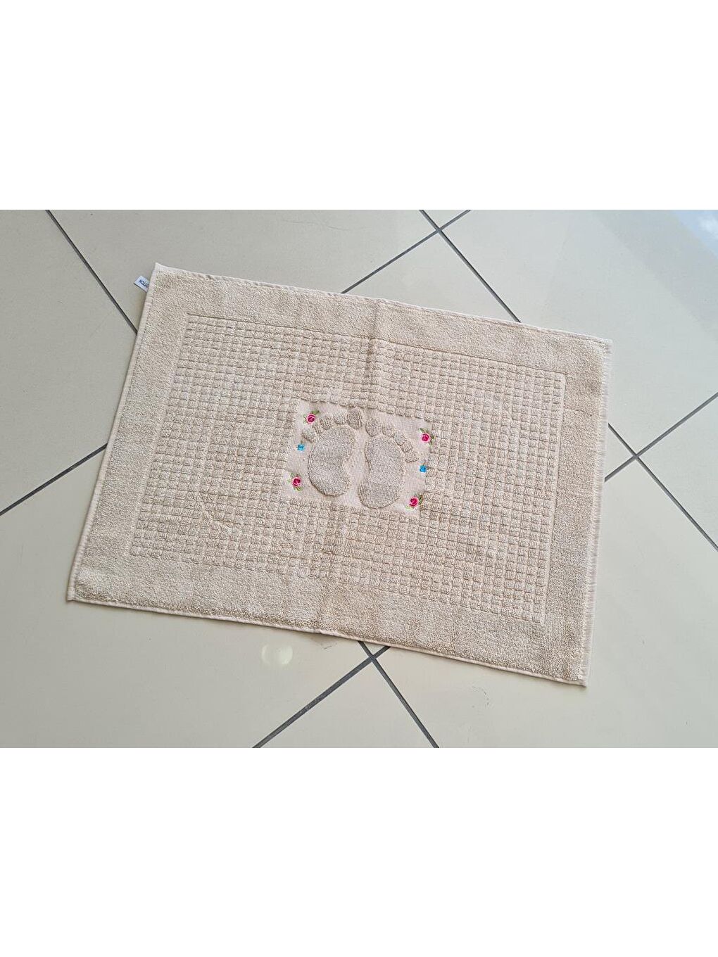 Güldestan Nakışlı Ayak Havlusu Bej