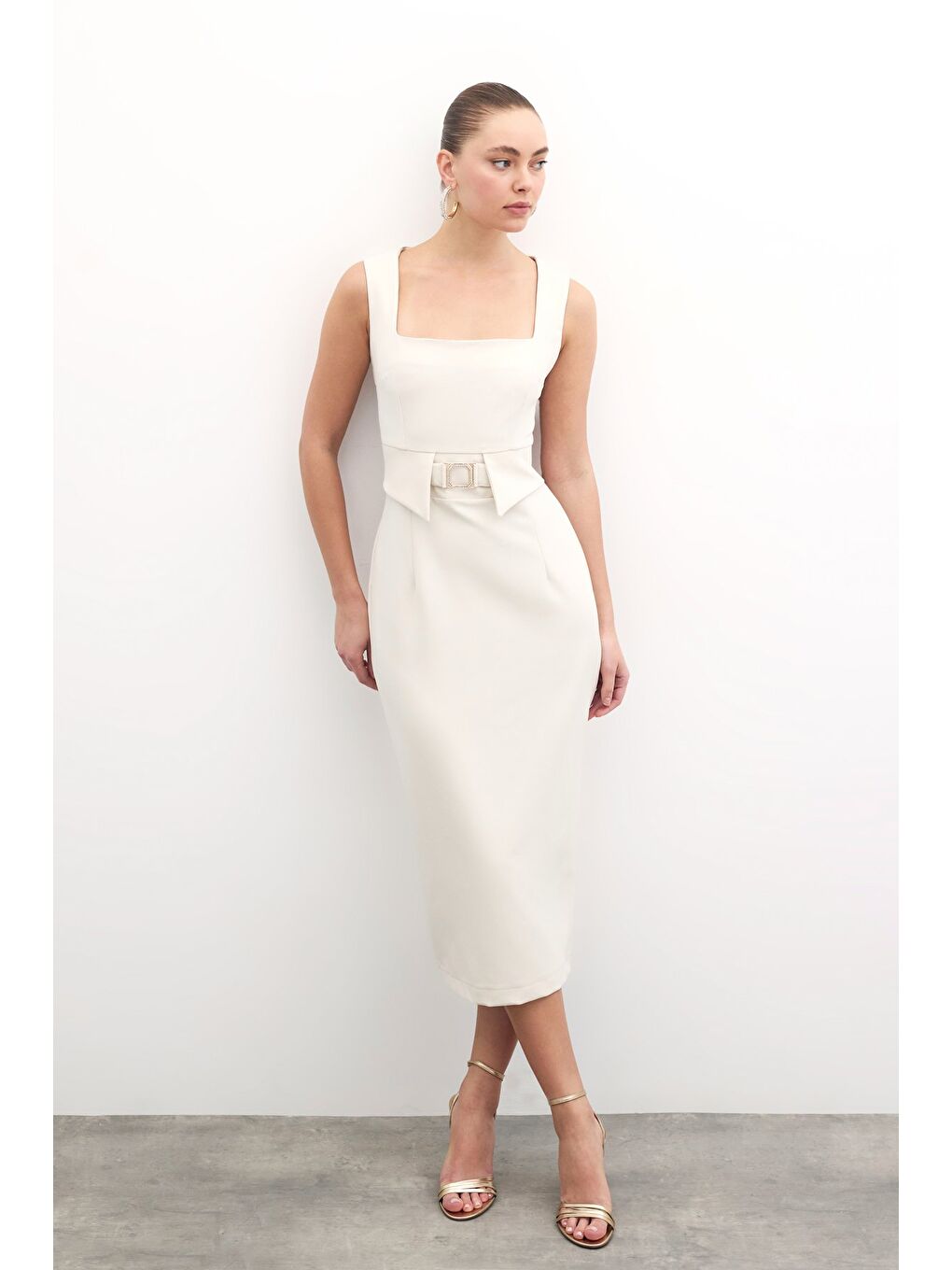 Bej Birleşik Aksesuarlı Kalem Elbise - Taş-1