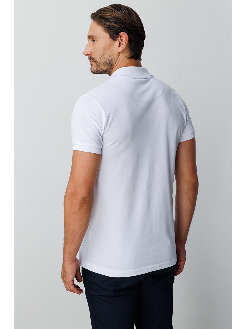 Beyaz Modern Fit Dar Kalıp Polo Yaka Düz Kısa Kollu %100 Pamuk Tişört-4