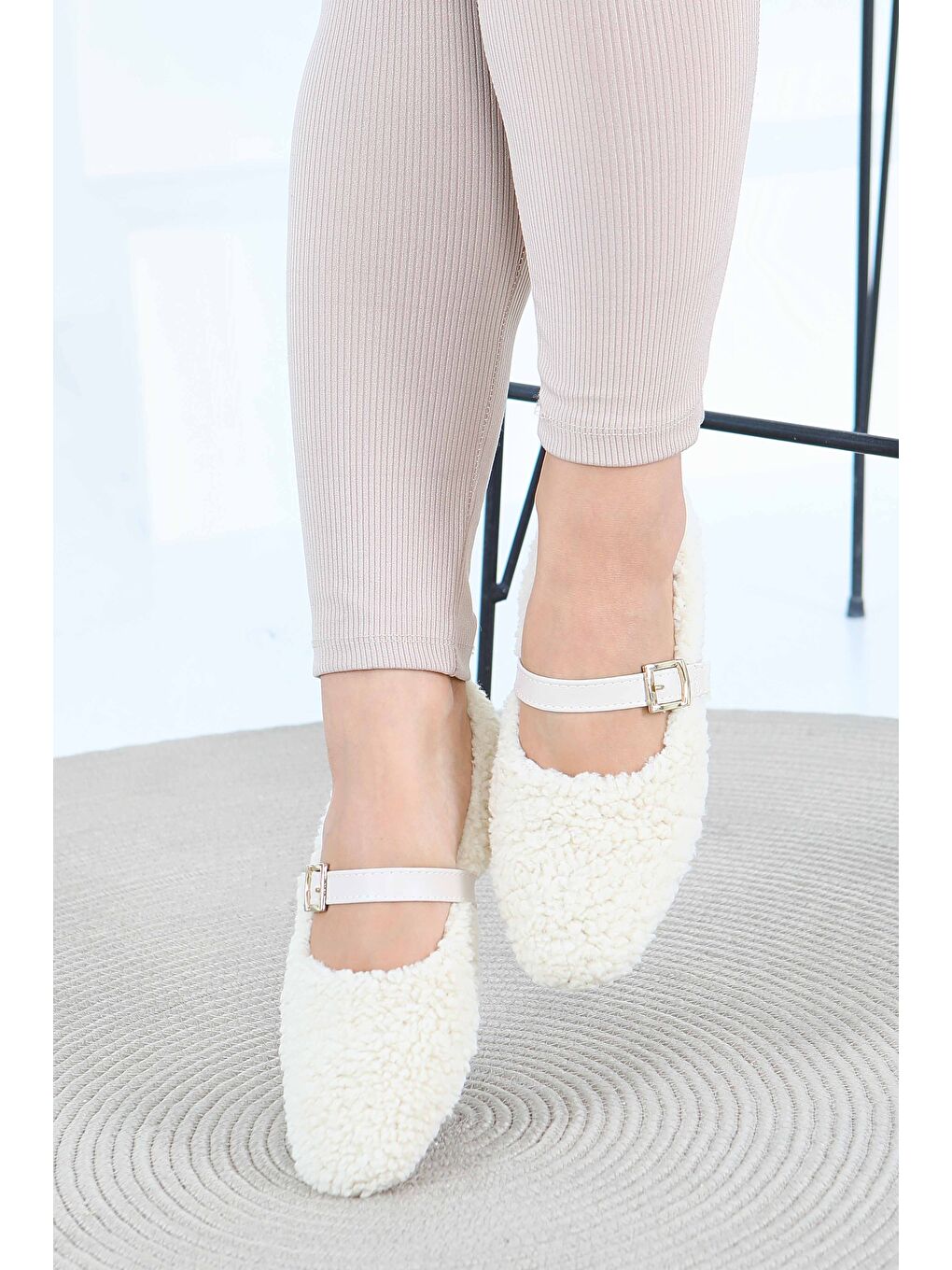 Ekru Kadın Krem Pelüş Kemerli Babet - 27792-KREM