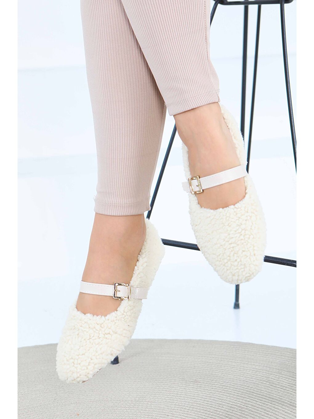 Ekru Kadın Krem Pelüş Kemerli Babet - 27792-KREM-1