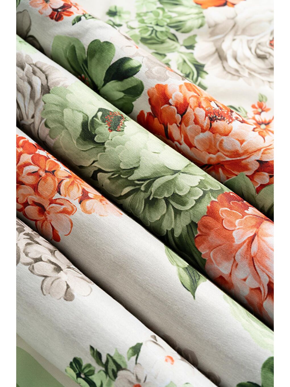 Yeşil Kadın Tesettür Digital Baskılı Gül Desen Eşarp-2