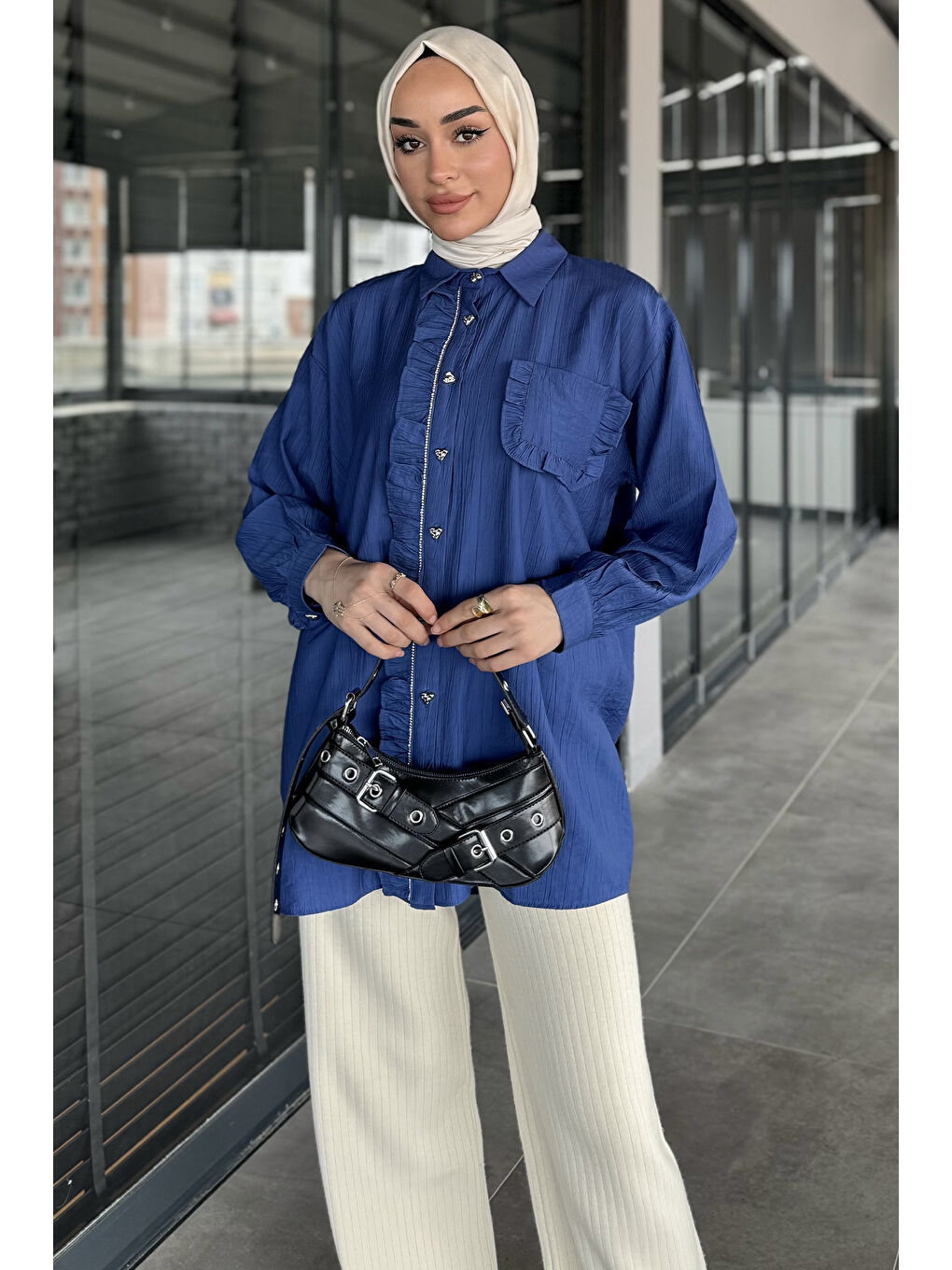 İndigo Ön Taş Ve Fırfır Detaylı Tesettür Gömlek