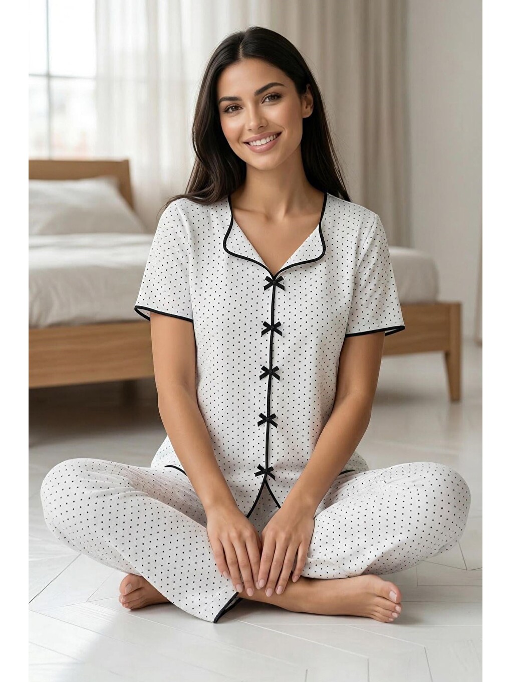 Siyah Fiyonk Detay Yumuşak Kısa Kol Pijama Takım Nokta-3
