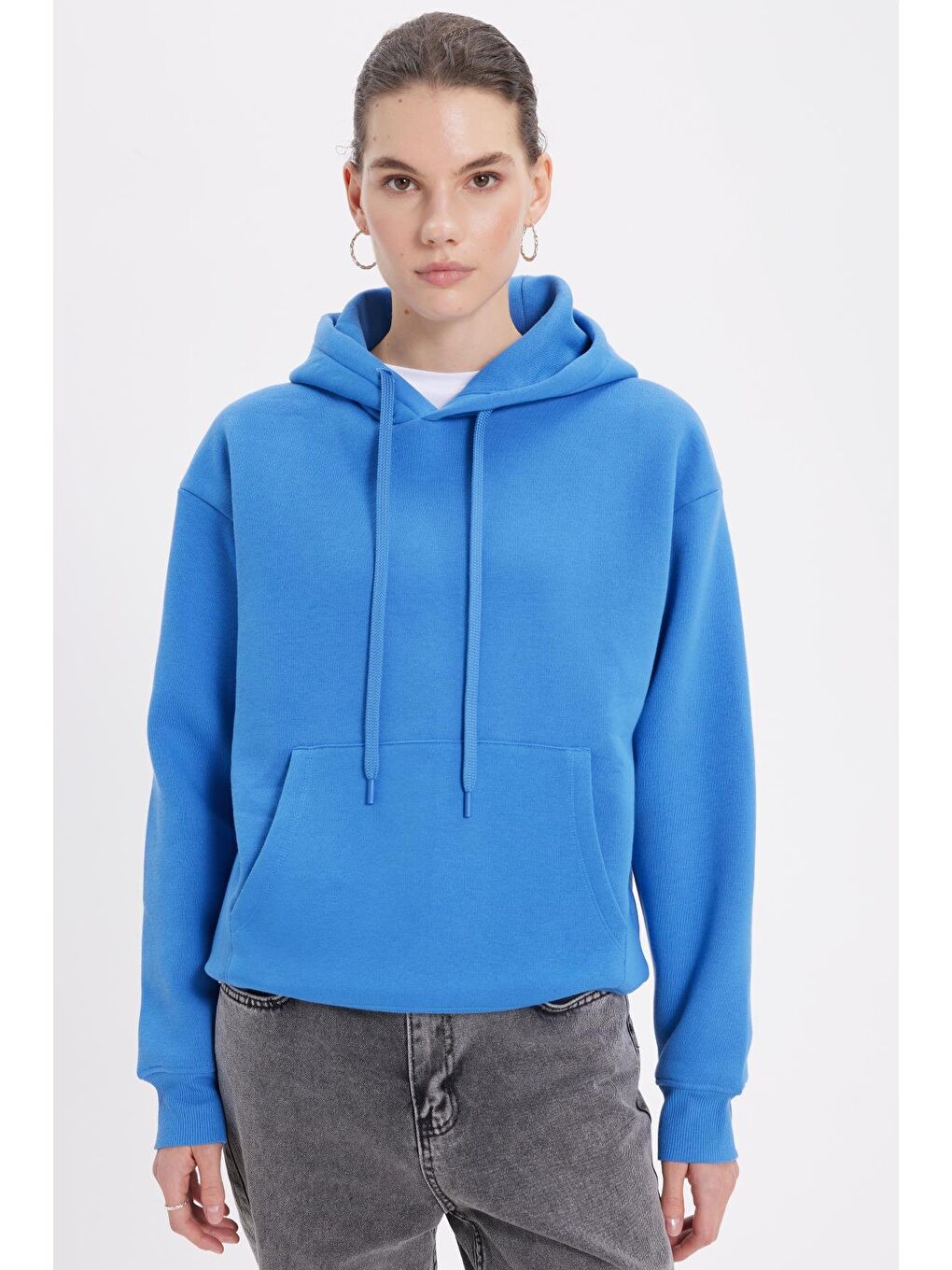 Kadın Oversize Geniş Kesim Pamuklu Yumuşak Dokulu İçi Polarlı Basic Mavi Kapüşonlu Sweatshirt-4