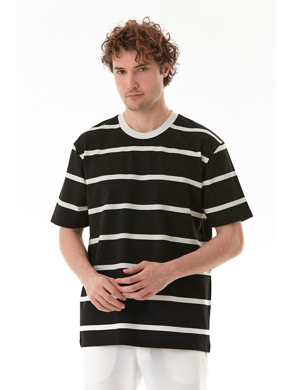 Siyah Çizgili Bisiklet Yaka Oversize Tişört