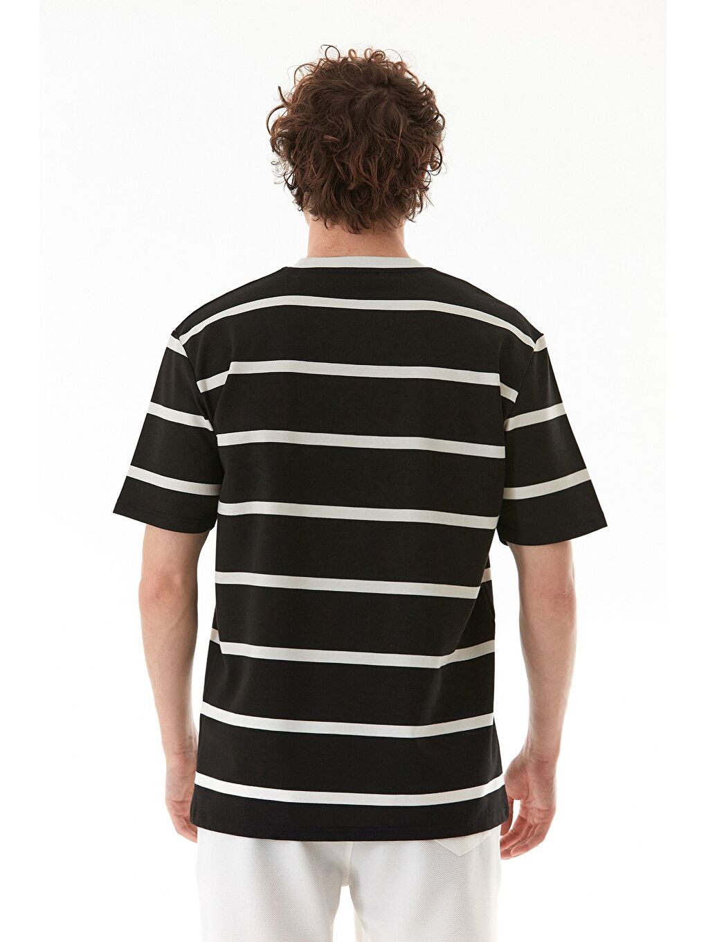 Siyah Çizgili Bisiklet Yaka Oversize Tişört-4