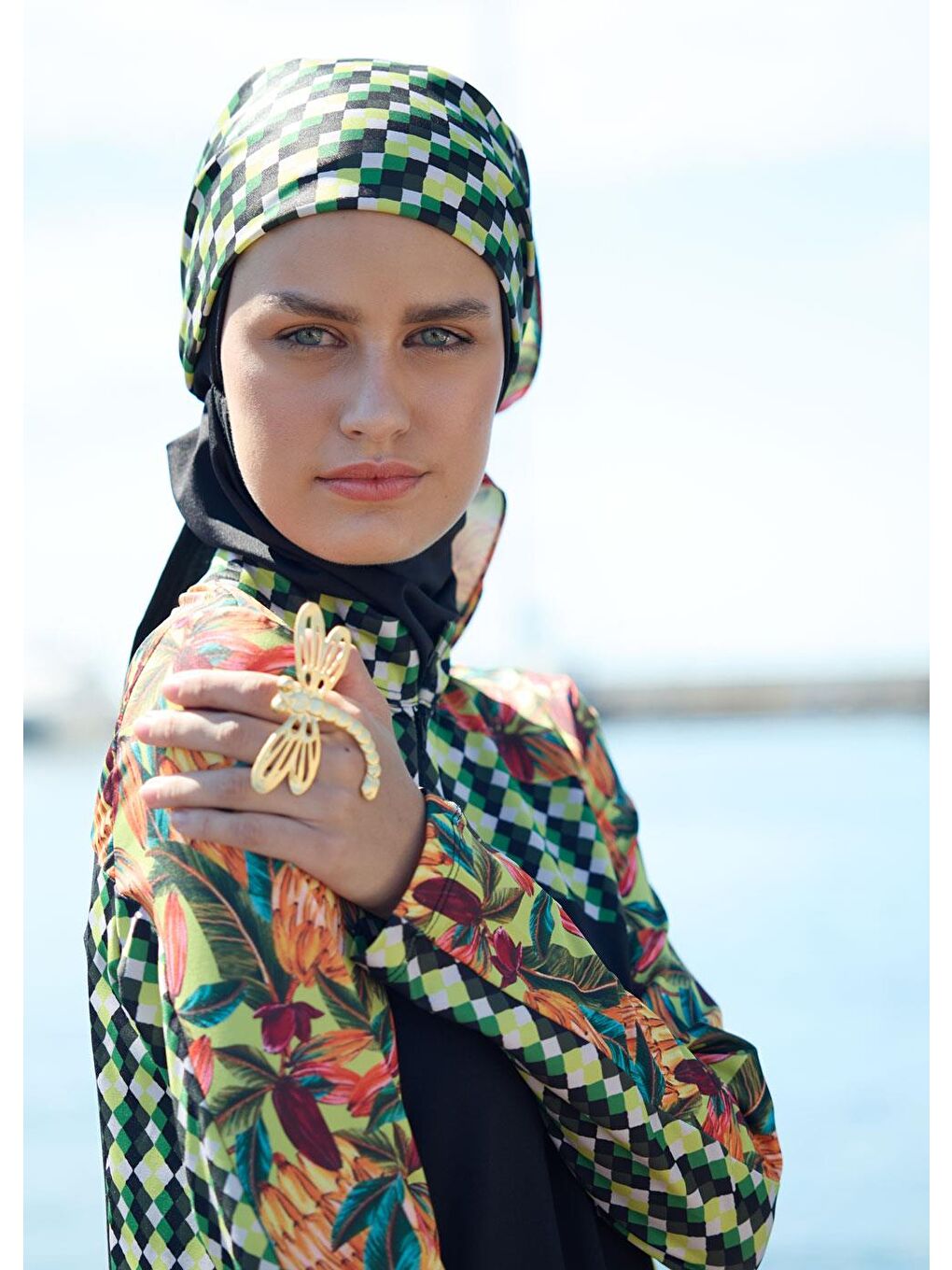 Siyah Fit Yeşil Çiçekli Mayo Üstü-2