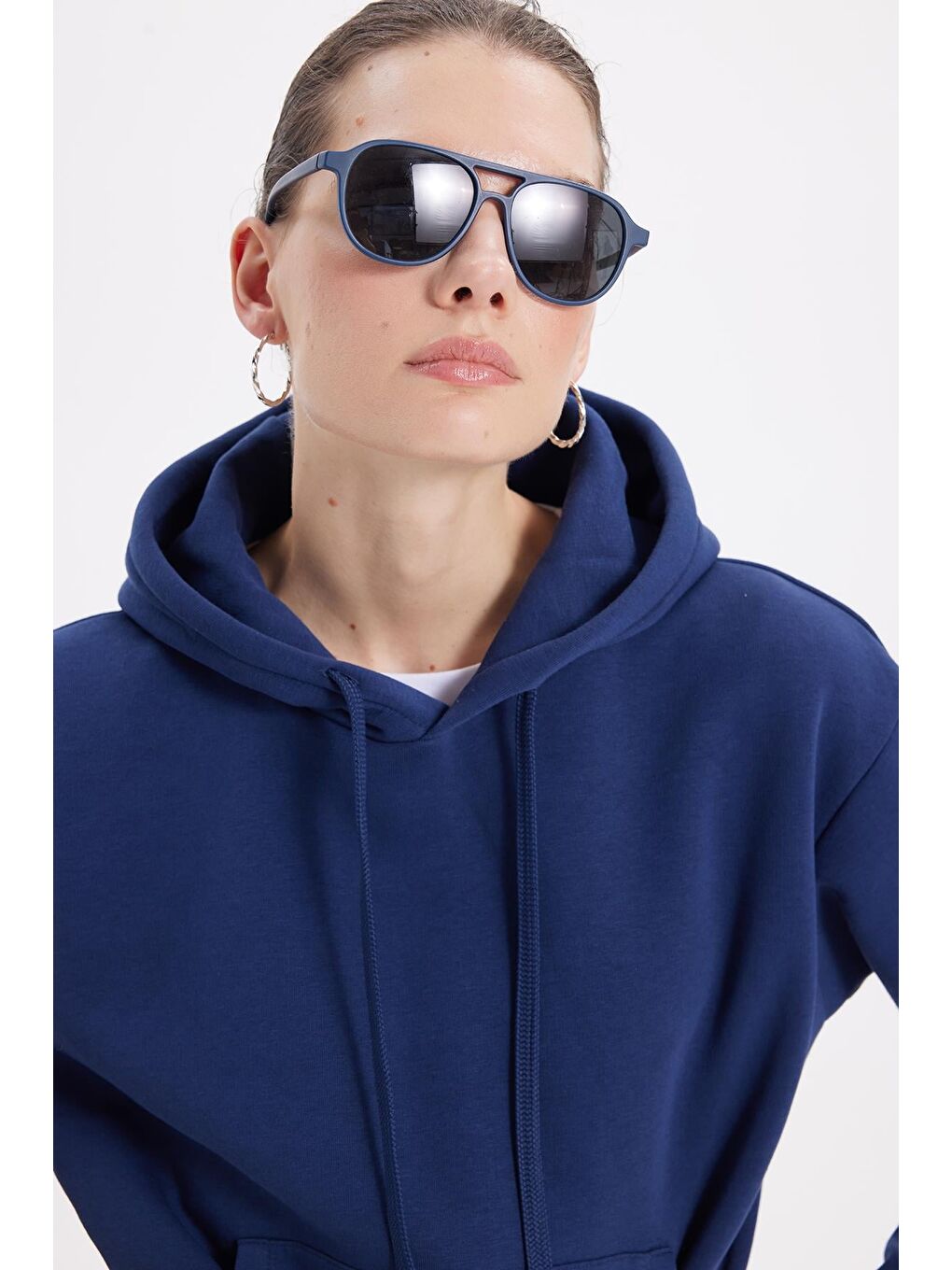 Kadın Oversize Geniş Kesim Pamuklu Yumuşak Dokulu İçi Polarlı Basic Lacivert Kapüşonlu Sweatshirt-4
