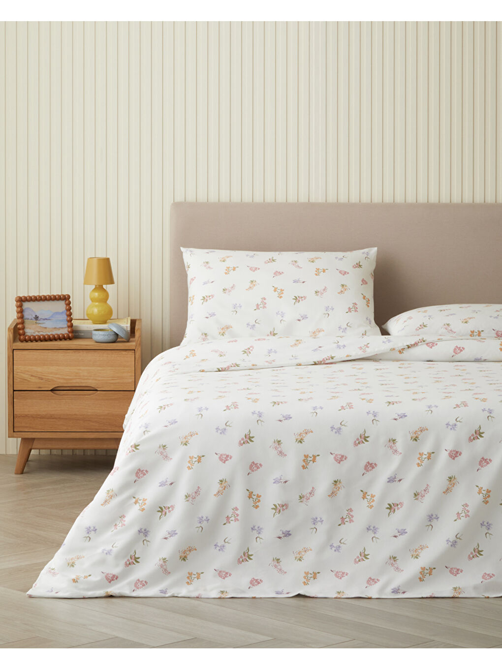 Wisteria Kolay Ütülenir Çift Kişilik Nevresim Seti 200x220 cm Lila-Turuncu-1