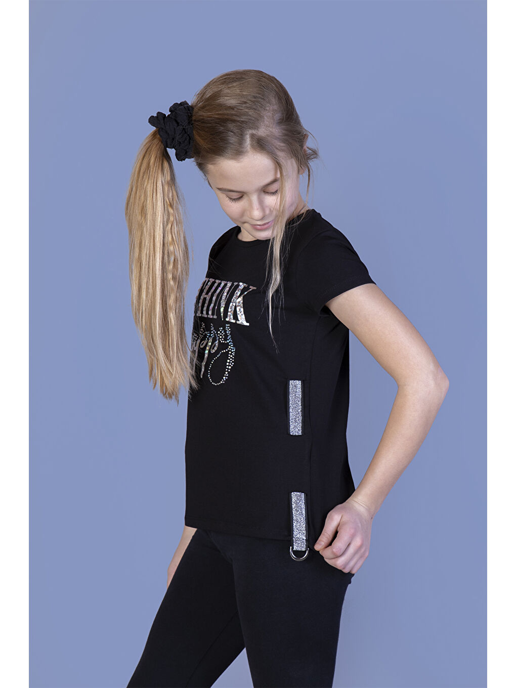 Siyah Kız Çocuk Baskılı Taş İşlemeli Yanı Şerit Detaylı Tişört-1