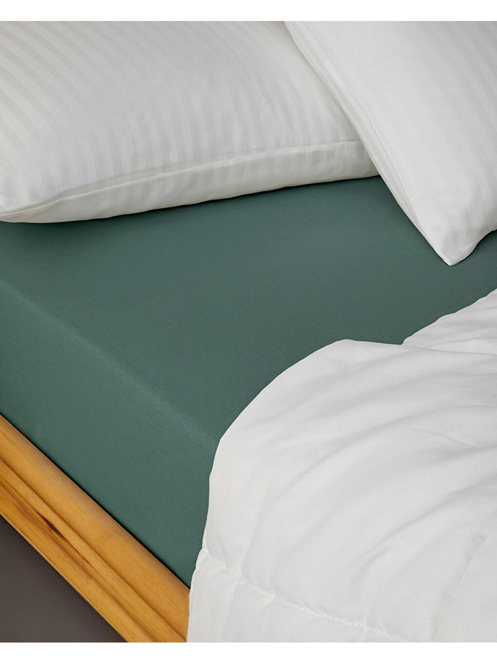 Yeşil Novella Premium Soft Pamuk King Size Lastikli Çarşaf 180x200 cm Koyu Seledon-3