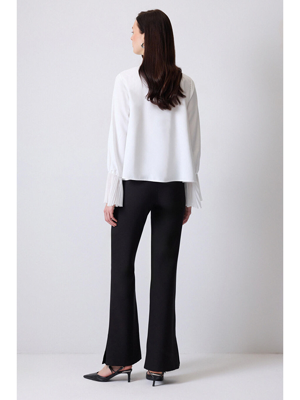 Beyaz Şifon Piliseli Fular Yaka Bluz-3