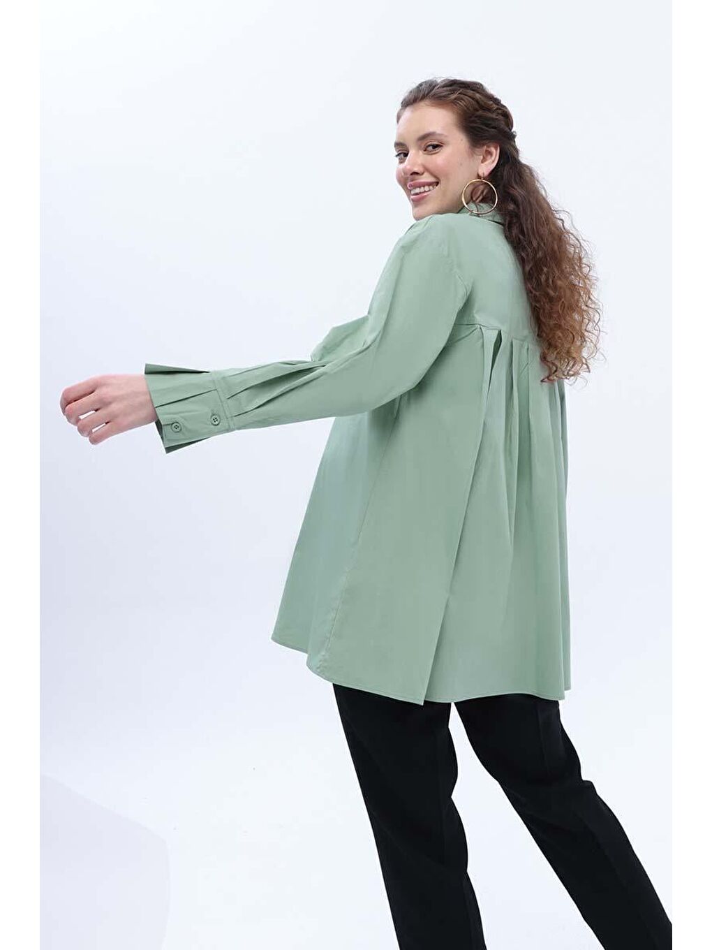 Yeşil Defne-Pamuklu Pile Detaylı Poplin Gömlek