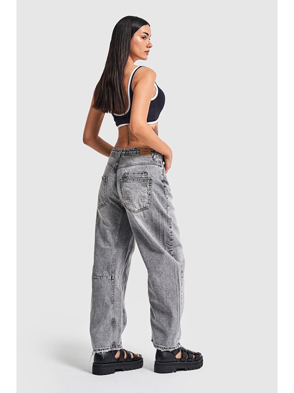 Kadın Gri Füme Renk Barrel Fit Düşük Bel Bol Kesim Denim-1