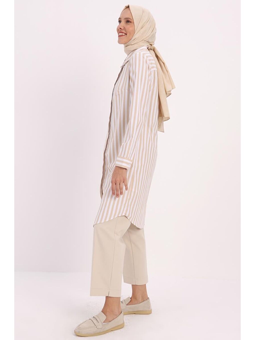 Bej-Beyaz-Gizli Patlı Gömlek Tunik