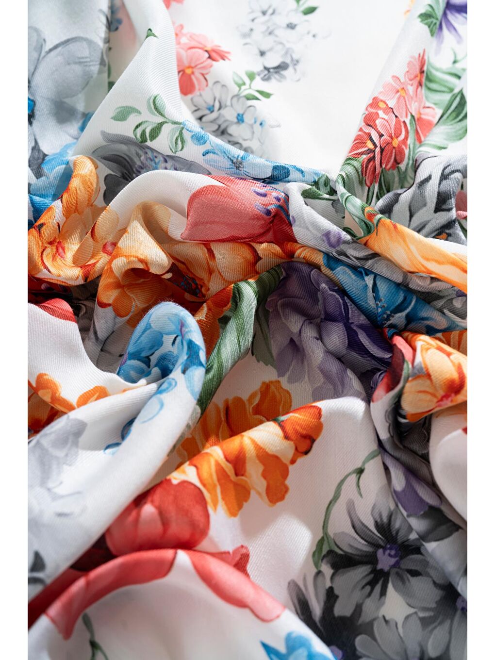 İndigo Kadın Tesettür Digital Baskılı Gül Desen Eşarp-1