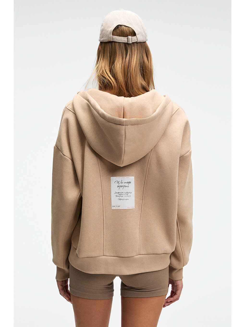 Bej Vyselle Kadın Önü Kesikli Metal Fermuarlı Kapüşonlu Etiket Detaylı Oversize Vizon Sweatshirt-1