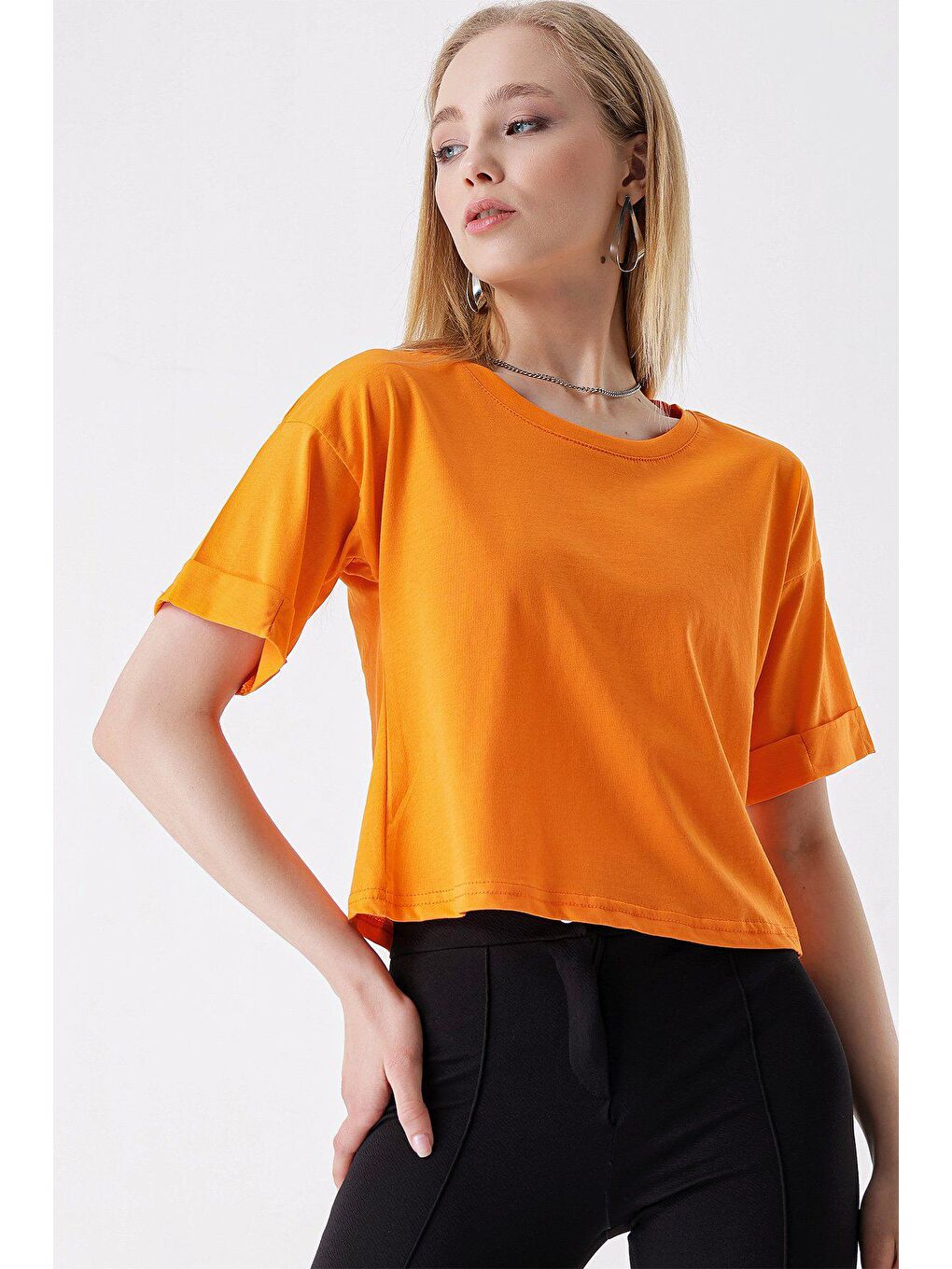 Turuncu Penye Kol Katlamalı Kısa T-SHİRT-2