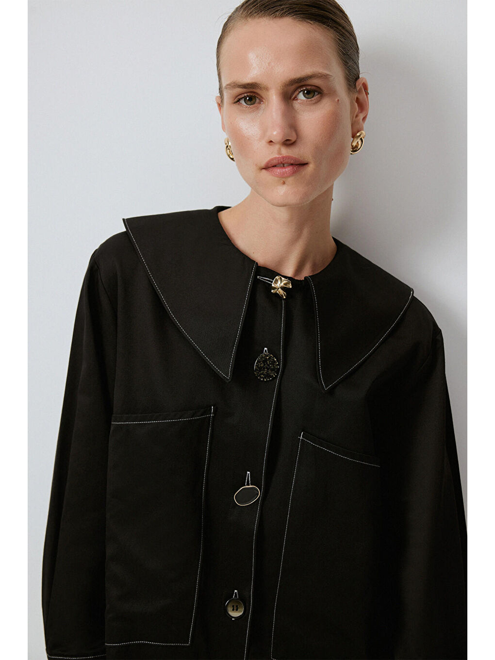 Siyah Kontrast Dikişli Geniş Cepli Gömlek-4