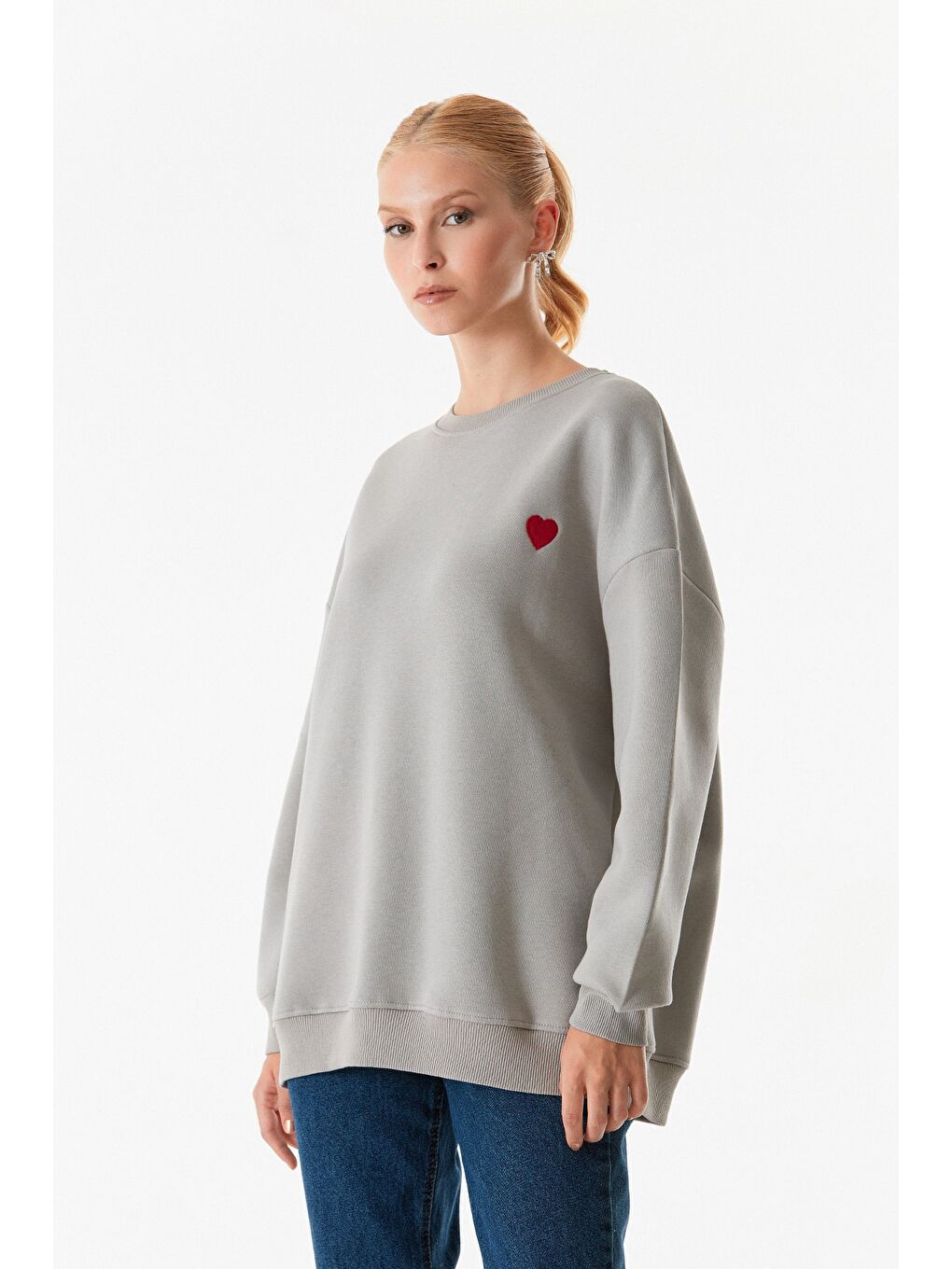 Fullamoda Gri Kalp Nakışlı Bisiklet Yaka Oversize Sweatshirt