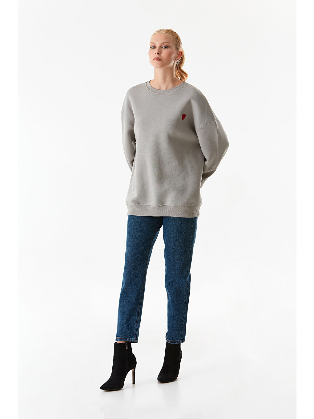 Fullamoda Gri Kalp Nakışlı Bisiklet Yaka Oversize Sweatshirt - 2