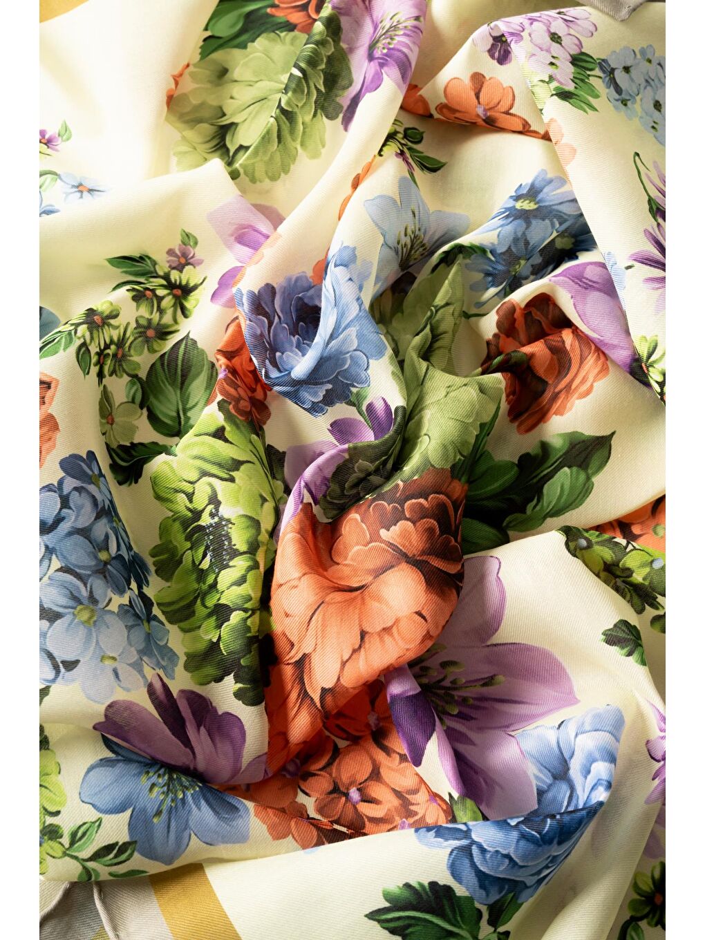 Yeşil Kadın Tesettür Digital Baskılı Gül Desen Eşarp-2