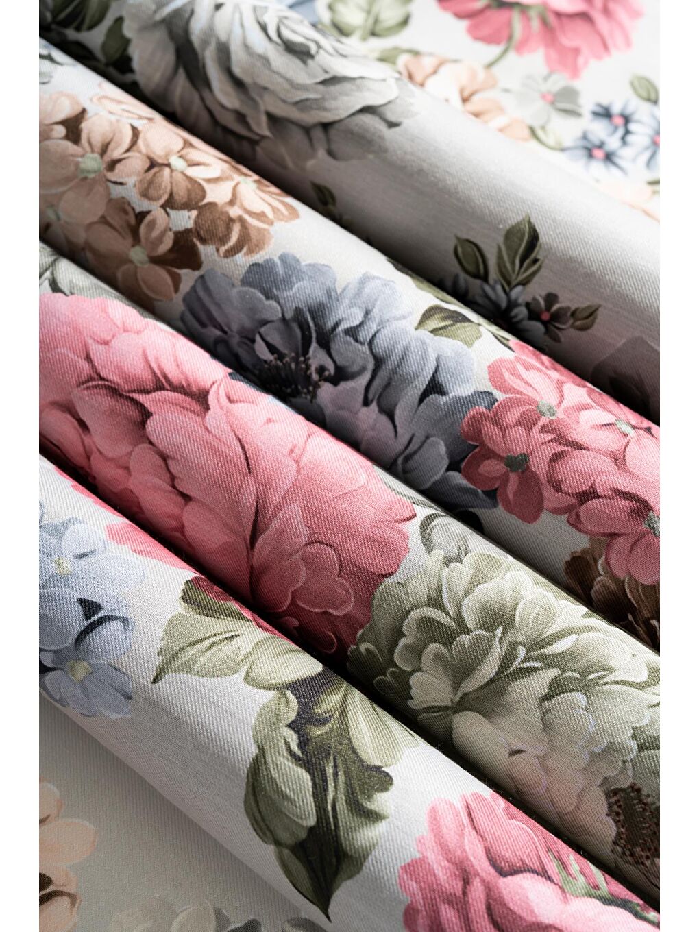 Yeşil Kadın Tesettür Digital Baskılı Gül Desen Eşarp-2