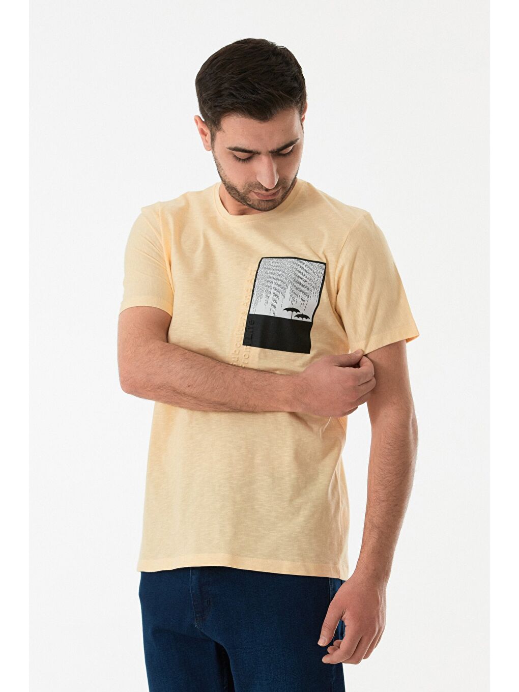 Sarı Grafik Baskılı Bisiklet Yaka Tişört-1