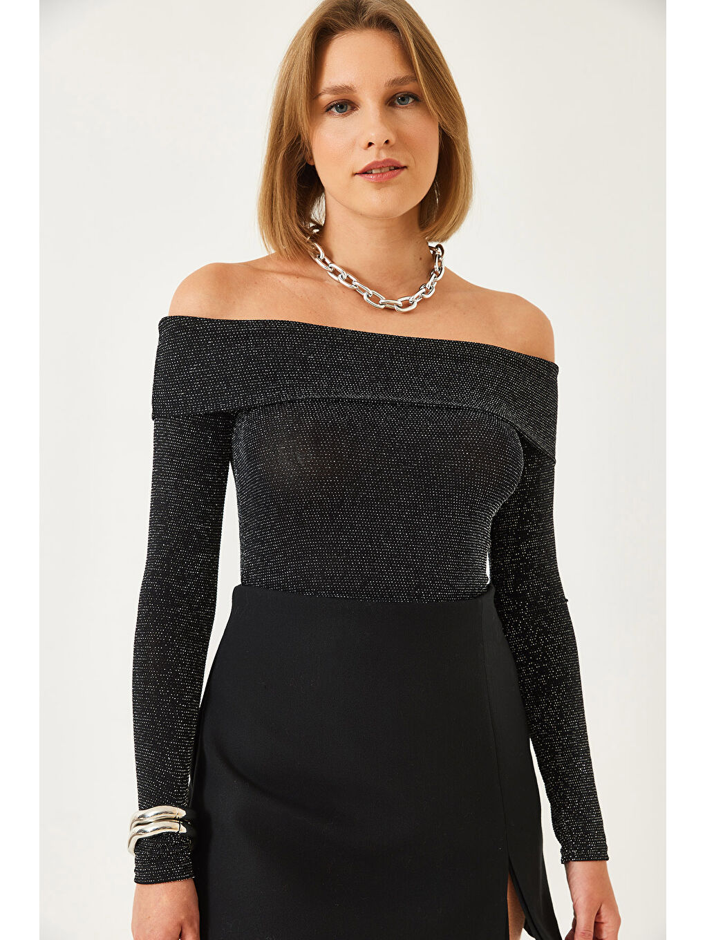 Siyah Kadın Madonna Yaka Simli Bluz-3