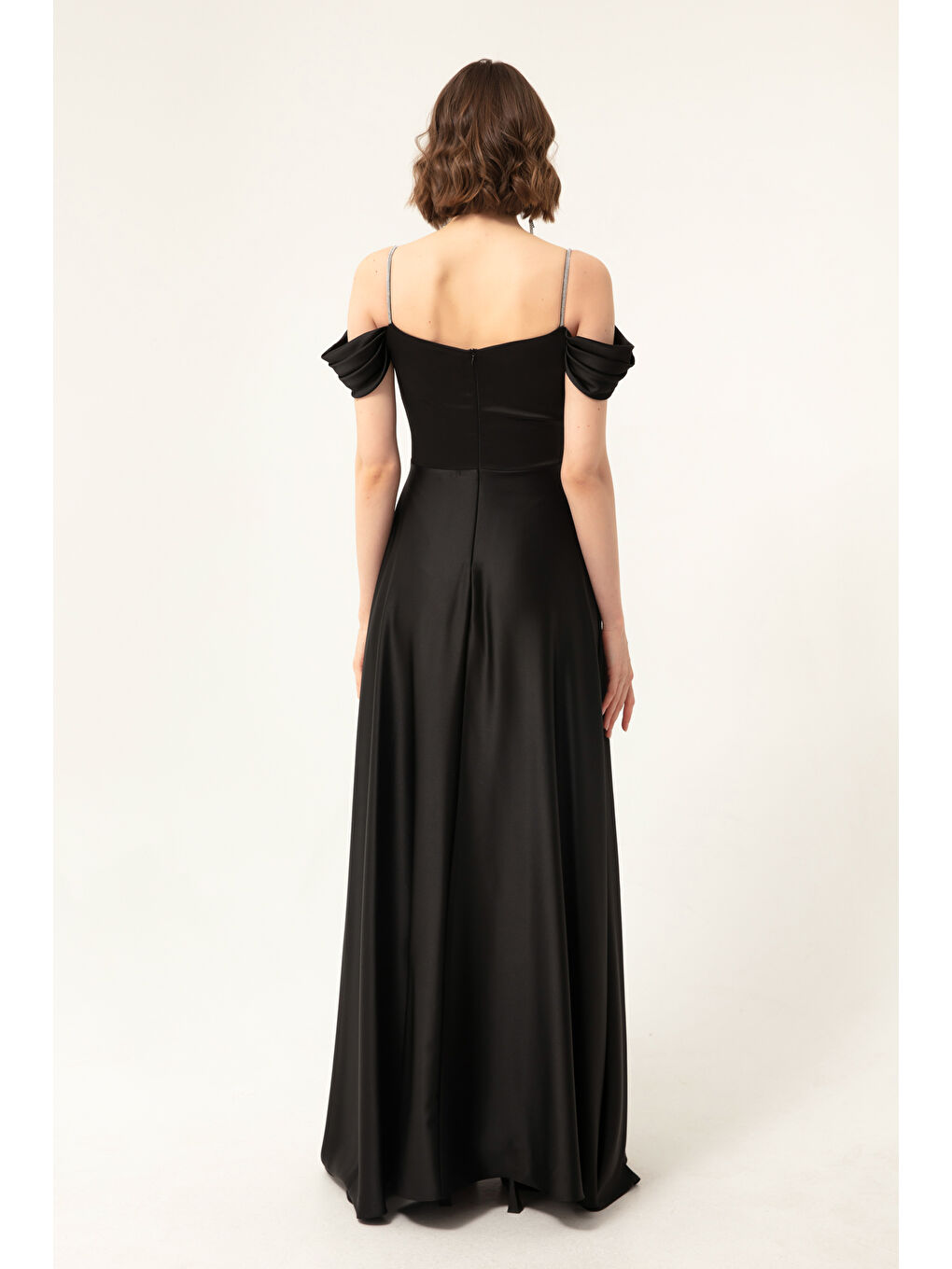 Kadın Siyah Taş Askılı Uzun Saten Abiye Elbise-4