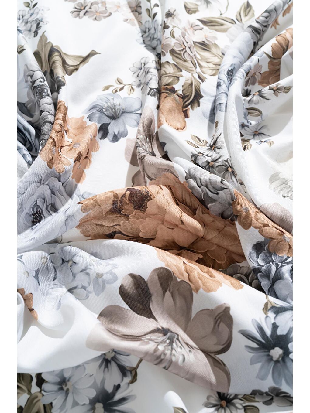 Siyah Kadın Tesettür Digital Baskılı Gül Desen Eşarp-1