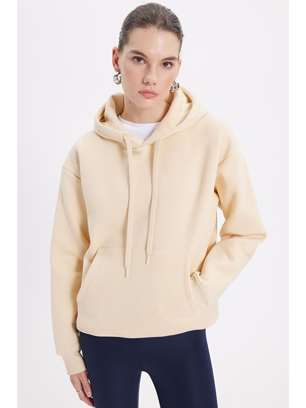 Kadın Oversize Geniş Kesim Pamuklu Yumuşak Dokulu İçi Polarlı Basic Bej Kapüşonlu Sweatshirt
