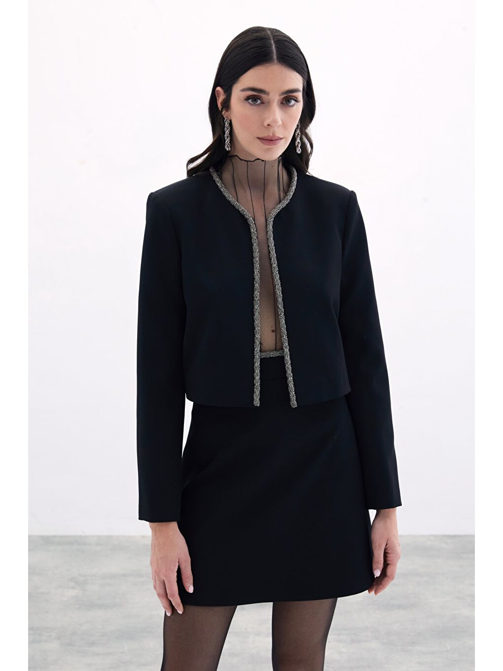 Boncuklu Kısa Ceket - Siyah