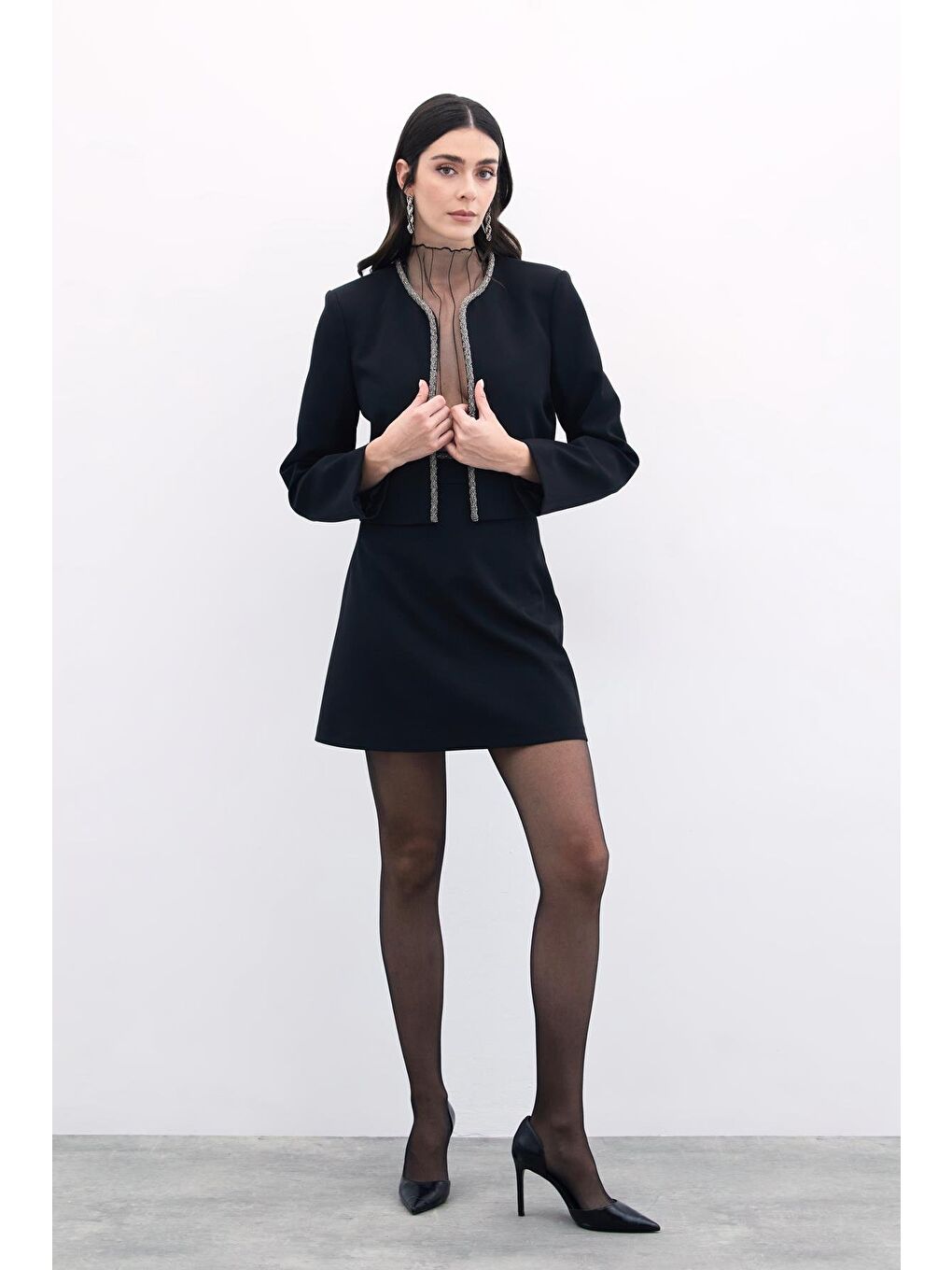 Boncuklu Kısa Ceket - Siyah-1