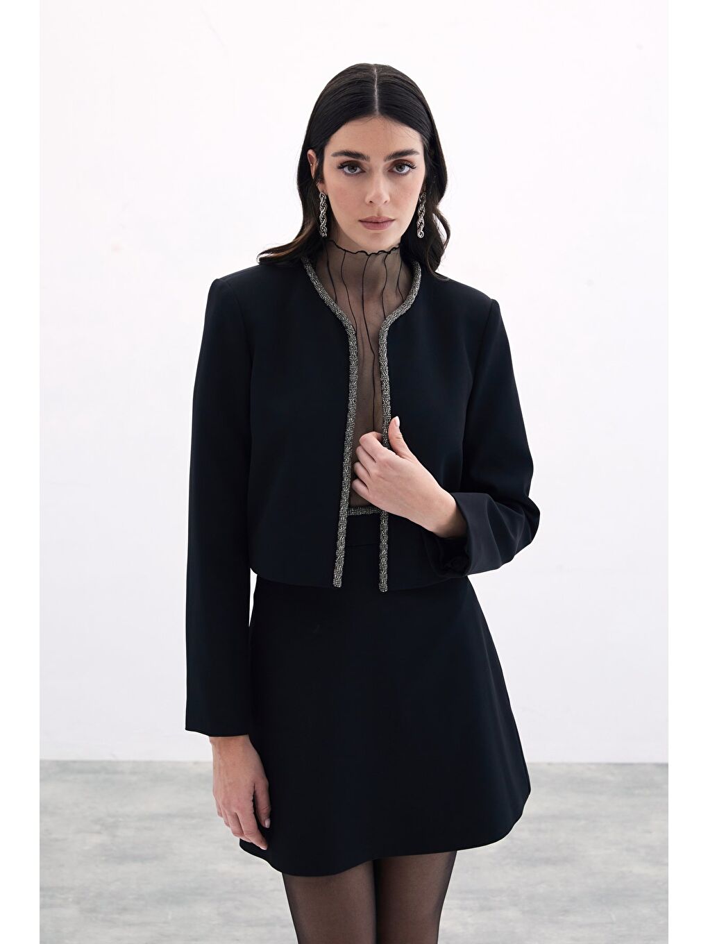 Boncuklu Kısa Ceket - Siyah-2