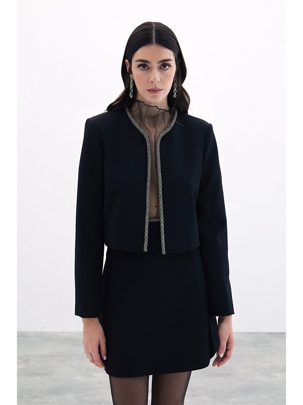 Boncuklu Kısa Ceket - Siyah-3