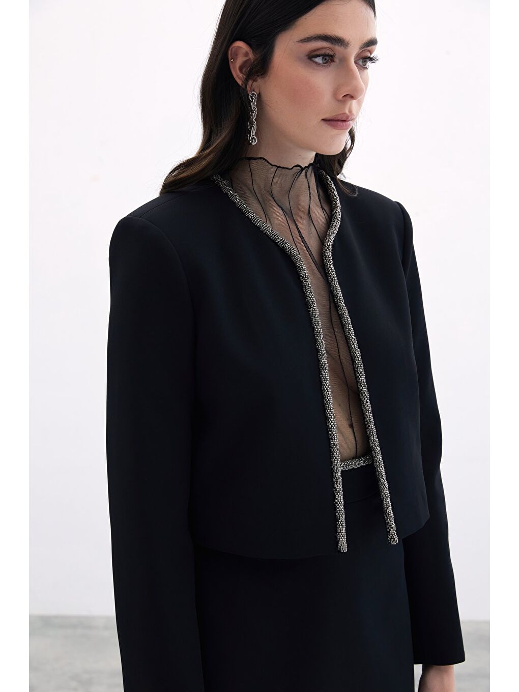 Boncuklu Kısa Ceket - Siyah-5